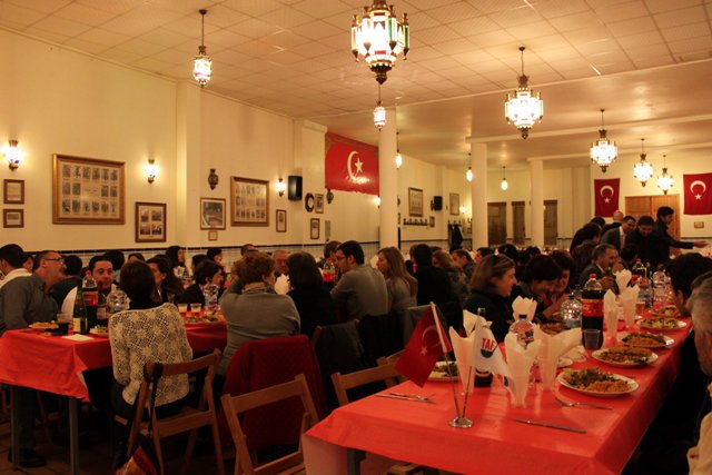 Türkiye Sevdalısı İspanyollar Yemekte Bir Araya Geldi